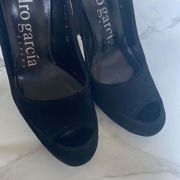 EUC Pedro Garcia Black Suede Open Toe Pumps EU 40 US 9-9.5 - Picture 8 of 12